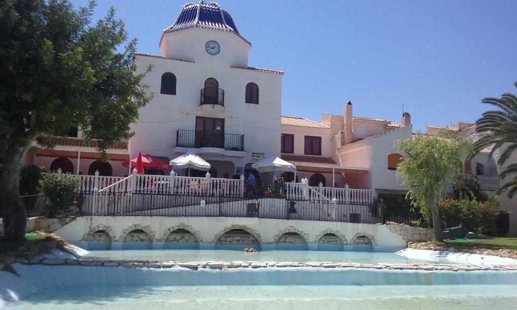 Looking For Paradise, Gran Alacant – Updated 2023 Prices