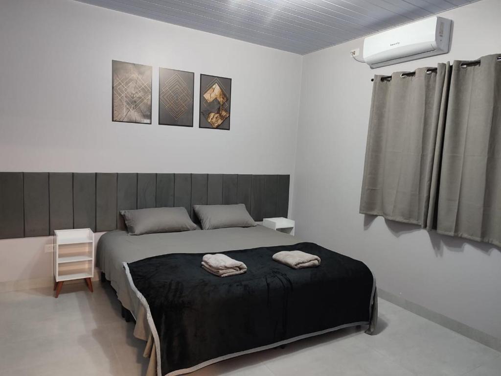 Ένα ή περισσότερα κρεβάτια σε δωμάτιο στο Modern cozy, for 5 with air