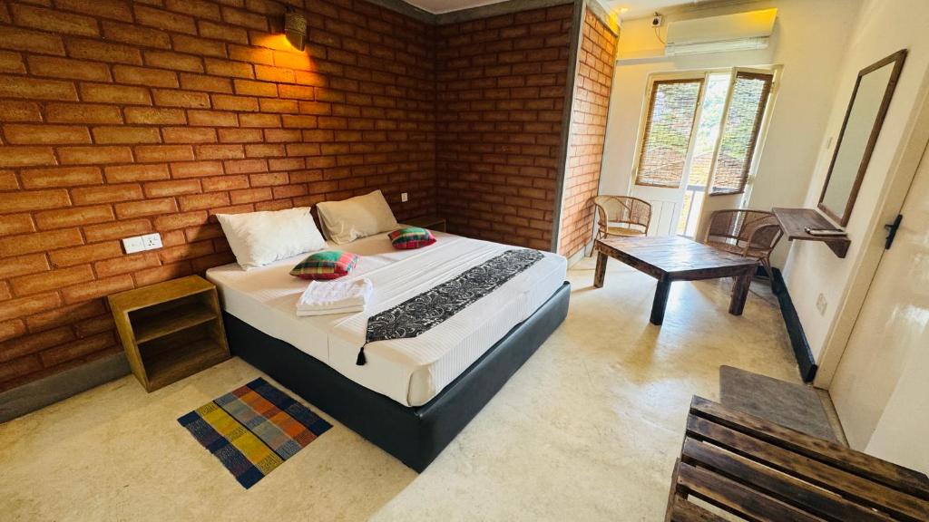 LOUIS LAKE VILLA - 14