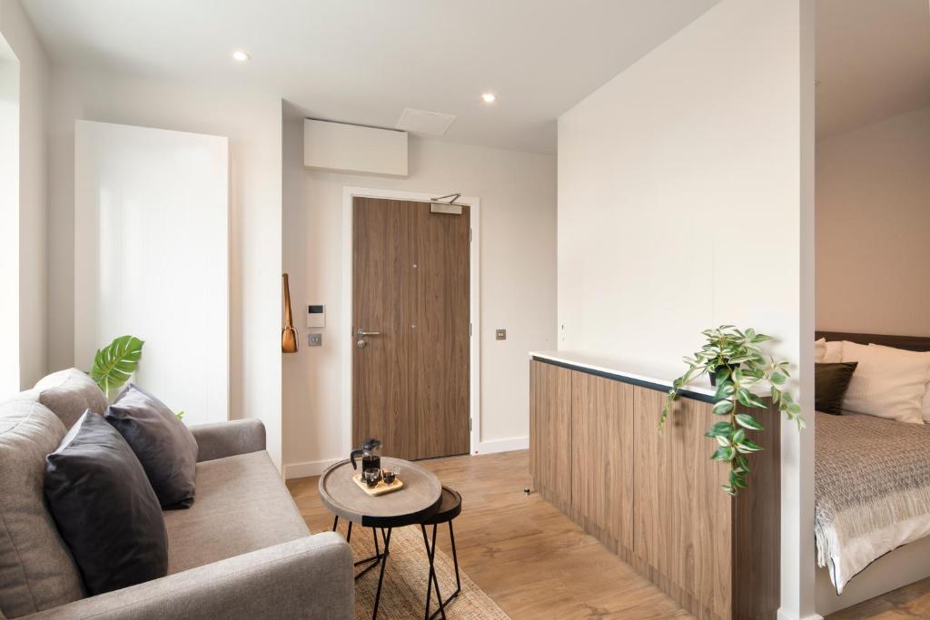 StayCozy Studio Apartments in Croydon - Апартаменты-люкс