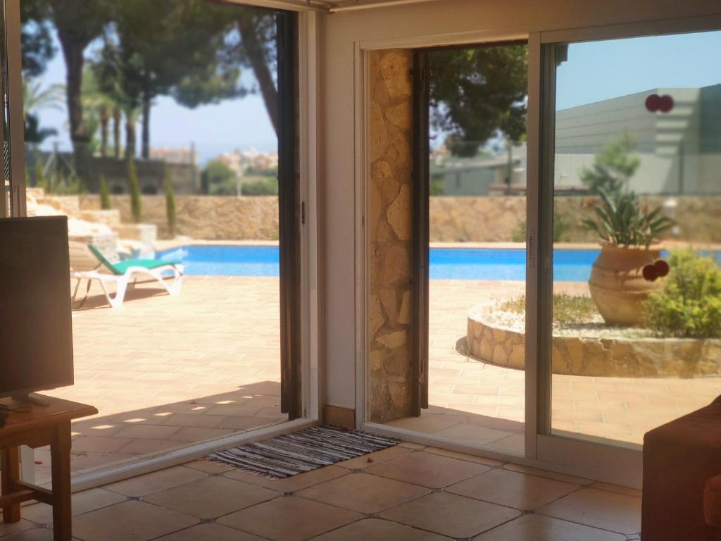 Swimmingpoolen hos eller tæt på Casa Ginesta