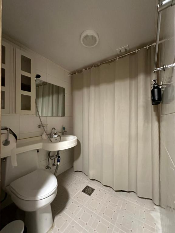 Koupelna v ubytování Yongridan-gil House2