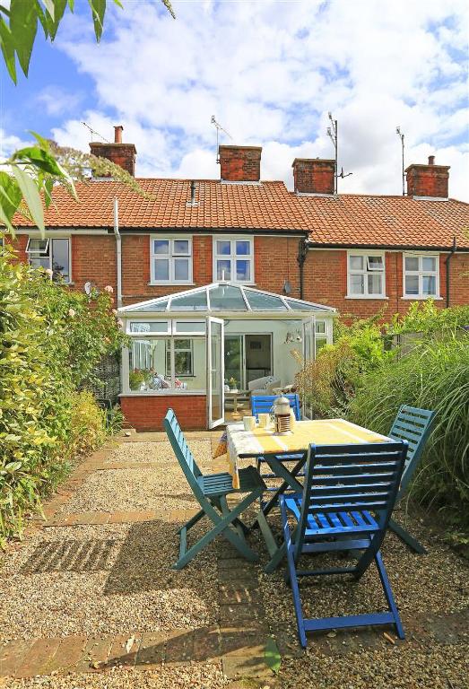 2 Bed in Woodbridge oc-g23 5