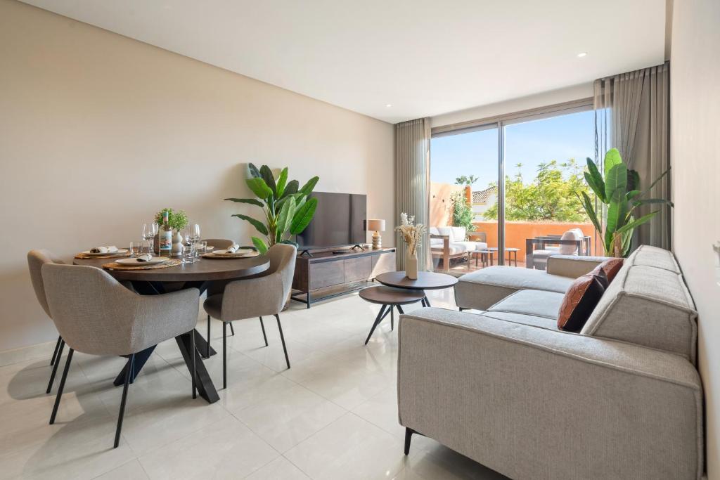 Sunny Escape in Estepona Sotoserena