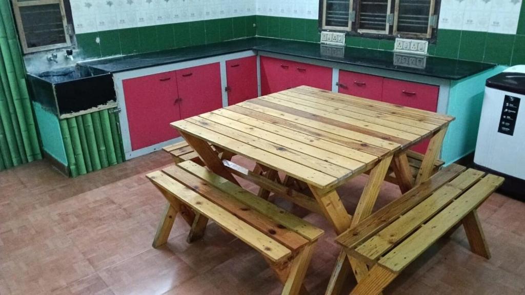 Η κουζίνα ή μικρή κουζίνα στο Shunsur Home Stays