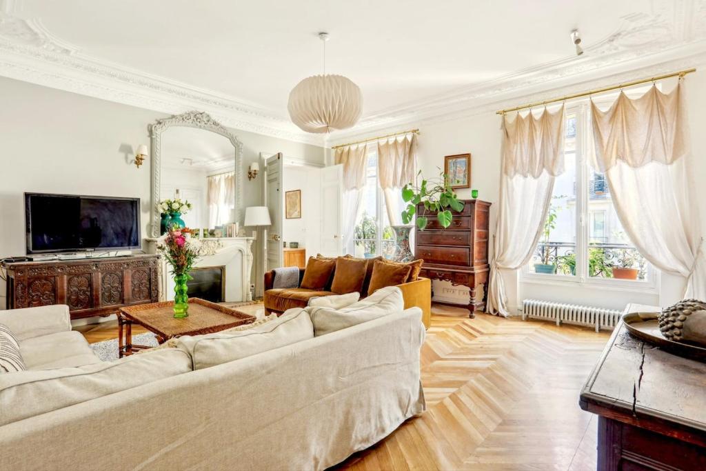 Luxury 4 bedroom Apt 160m2 2 king 2 queen