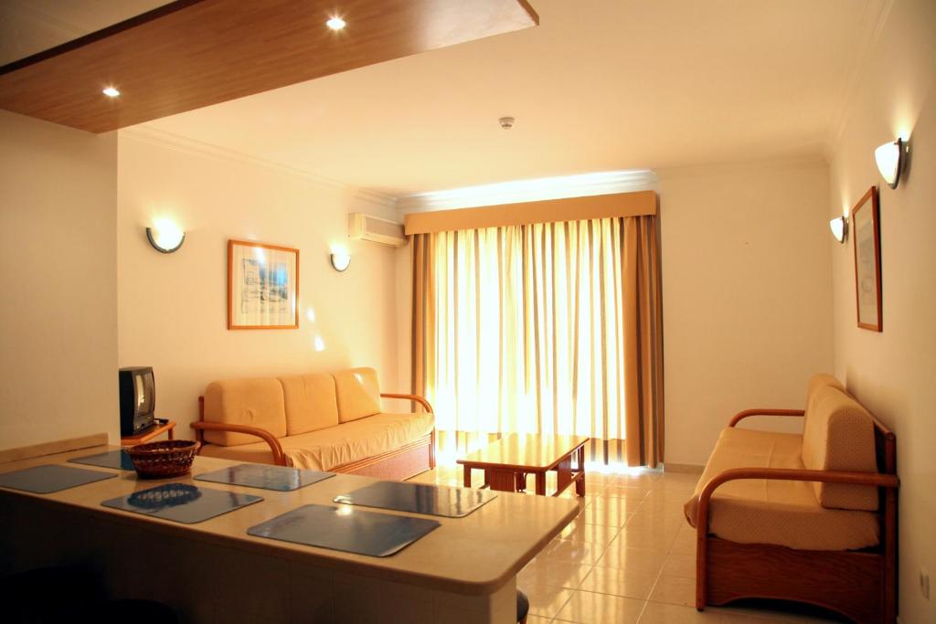 Posezení v ubytování Aparthotel Calema Avenida Jardim
