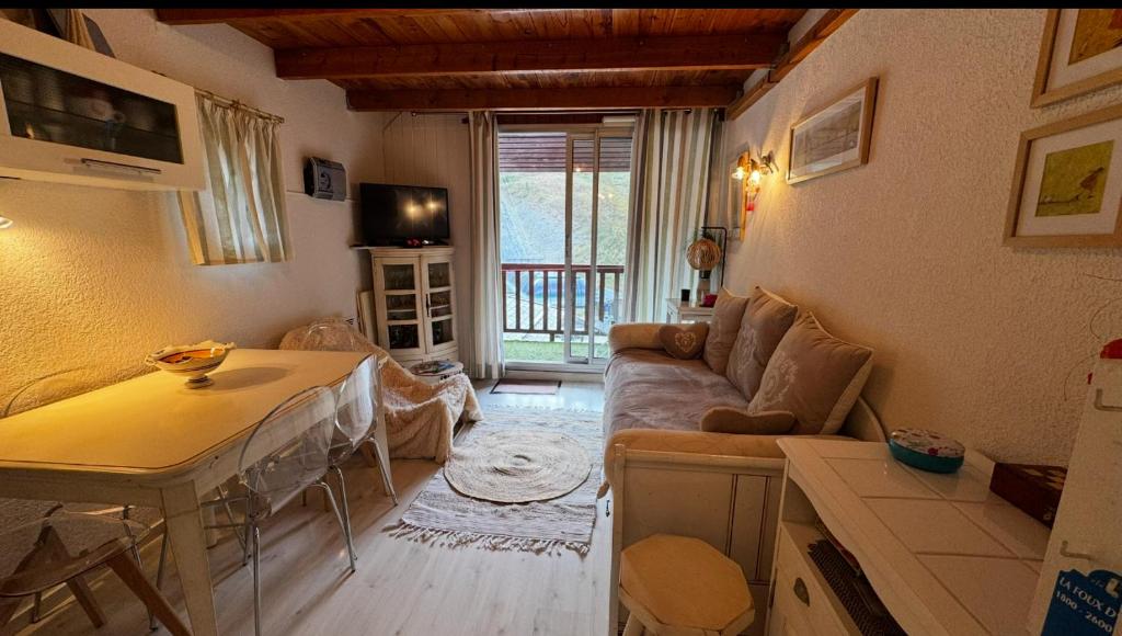 Et opholdsområde på Duplex face aux pistes La Foux d'Allos