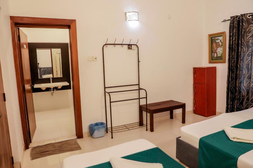 Cozy Nest Kandy Villa - 6