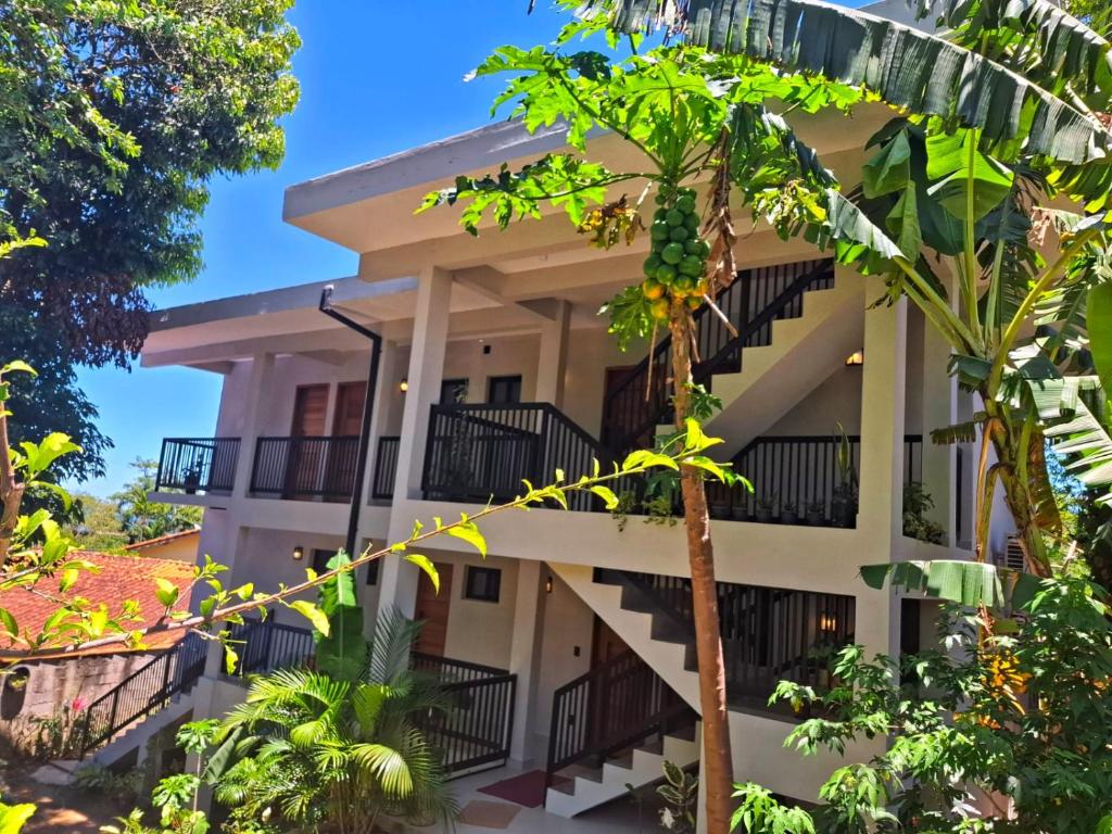 Budova, kde se chata nachází