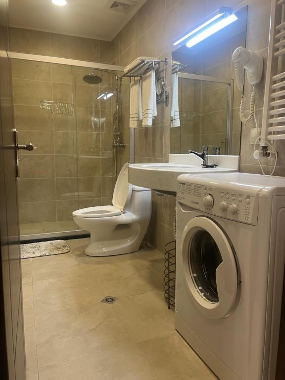 Ένα μπάνιο στο Bakunin CRYSTAL RESORT