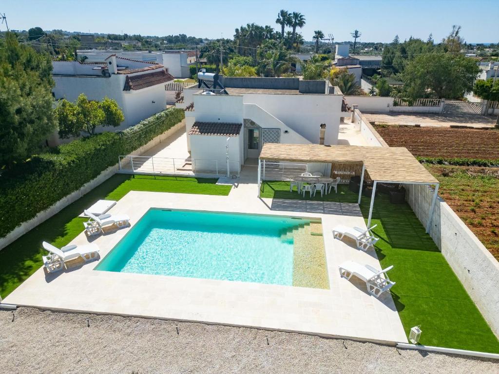 Bazén v ubytování Villa Girasole nebo v jeho okolí