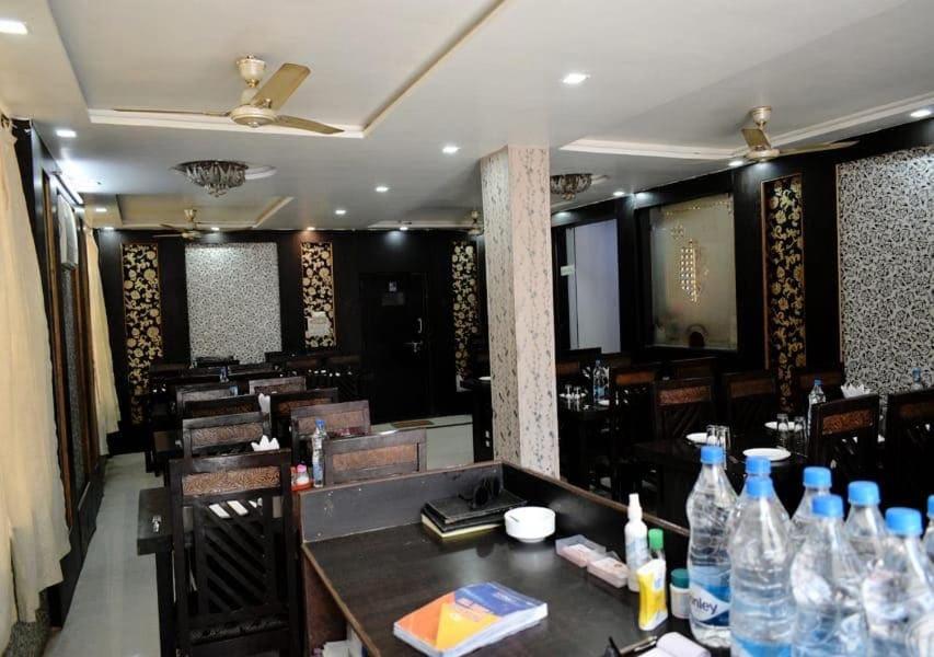 Fotografie z fotogalerie ubytování Hotel O Gayatri Palace v destinaci Tājganj