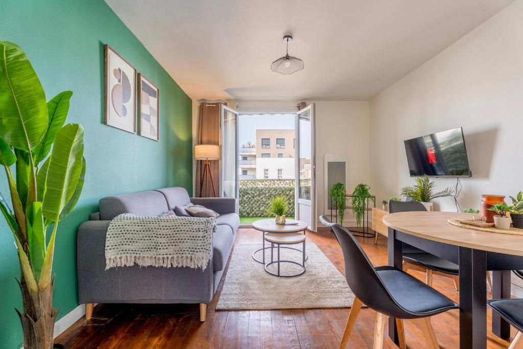 Et opholdsområde på Le Verdoyant Netflix Grand balcon Padel