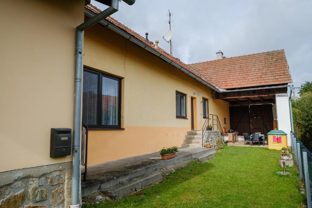 Budova, kde se prázdninový dům nachází