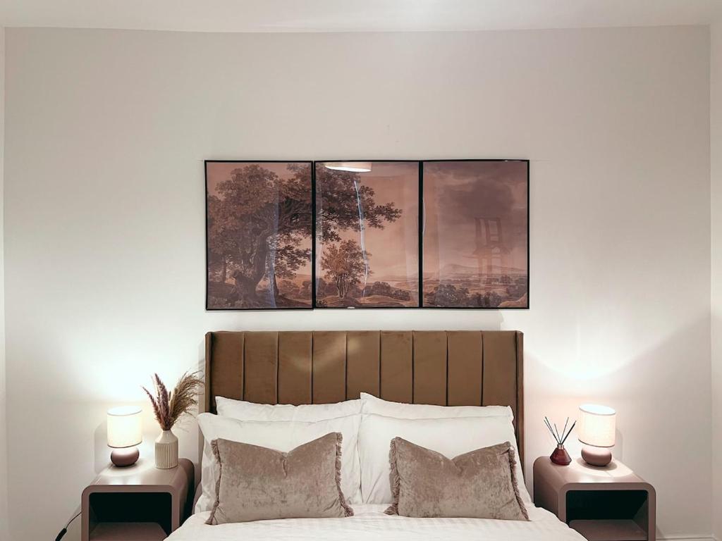 Ένα ή περισσότερα κρεβάτια σε δωμάτιο στο Charming Village Retreat in Washington