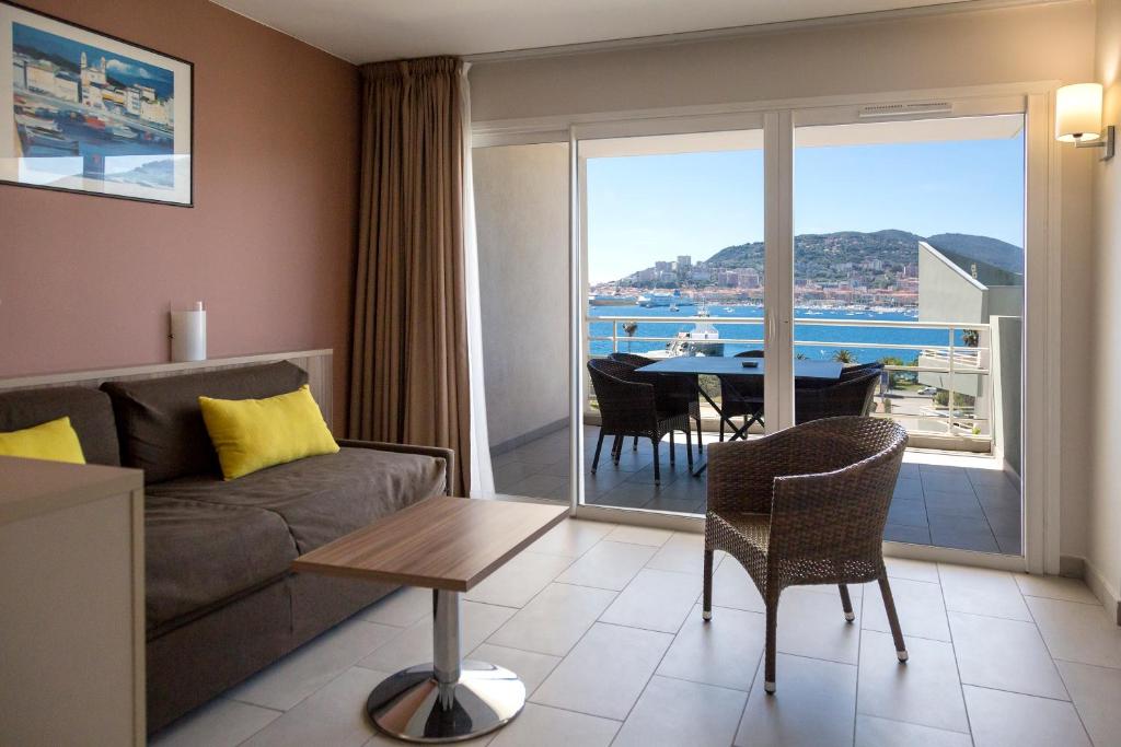 Residence de Tourisme Ajaccio Amirauté - Apartamento De Tres Habitaciones
