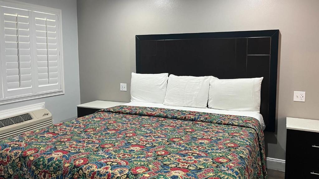 The Oaks Motel - 