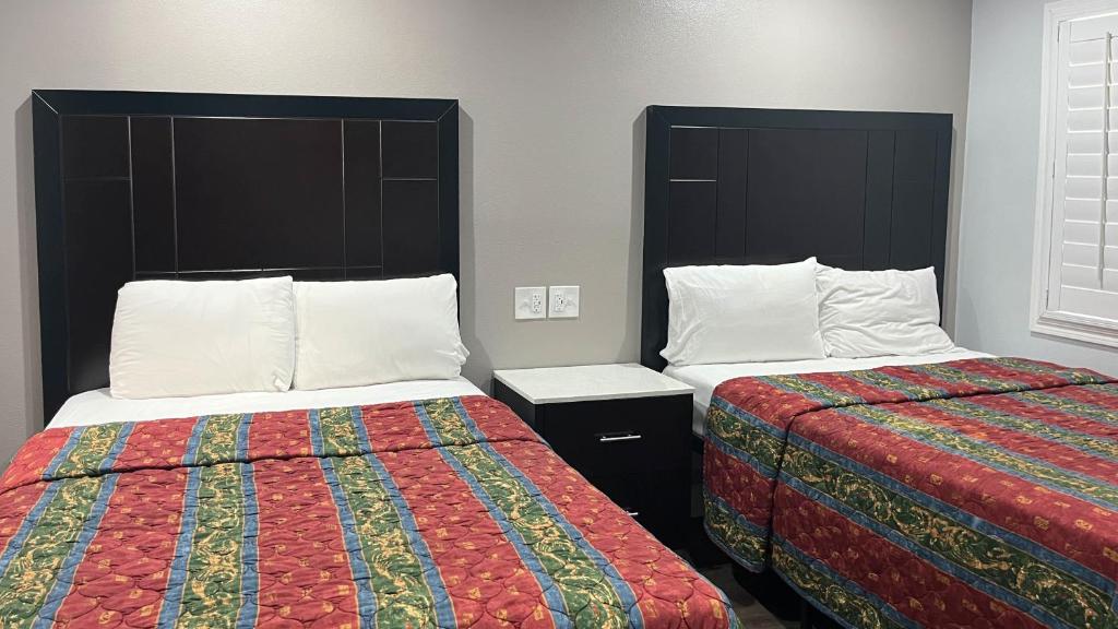The Oaks Motel - 