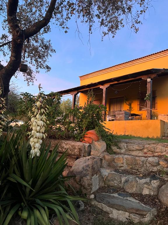 Zahrada ubytování Casa Rural Mirador de la Tinajuela a menos de 15 minutos de Andújar