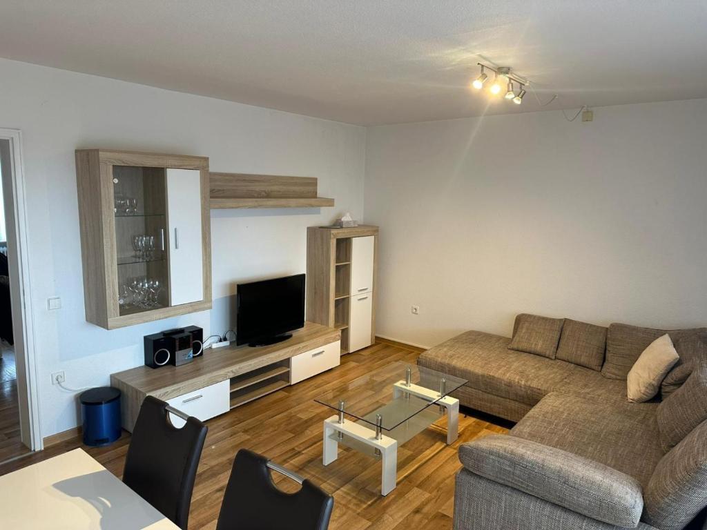 Μια τηλεόραση ή/και κέντρο ψυχαγωγίας στο Kaiser-Rooms Dresdener Ring 3 6OG Nähe VW Werk