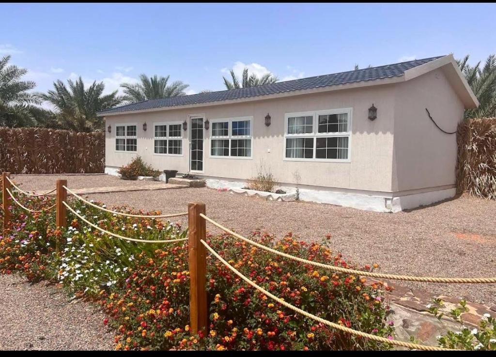 Budova, kde se farma nachází