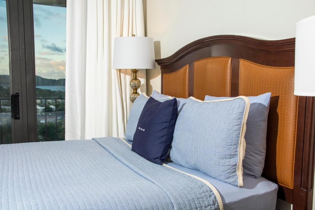 Postel nebo postele na pokoji v ubytování Studio at Sapphire 307