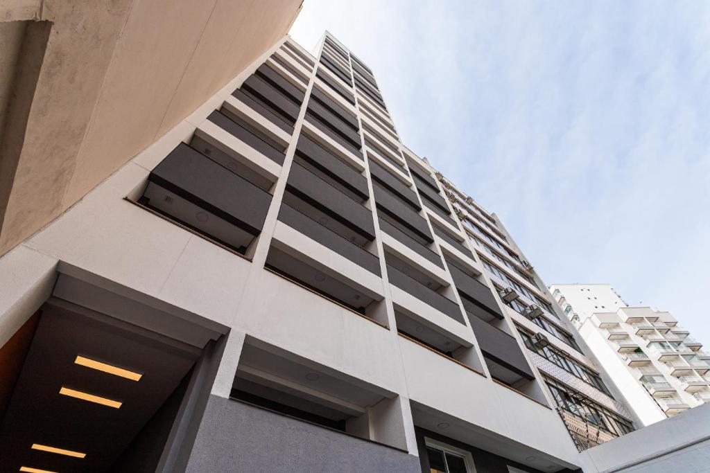 Aurora - Prédio novíssimo e completo no coração do Centro, com piscina e academia ao lado do metrô República
