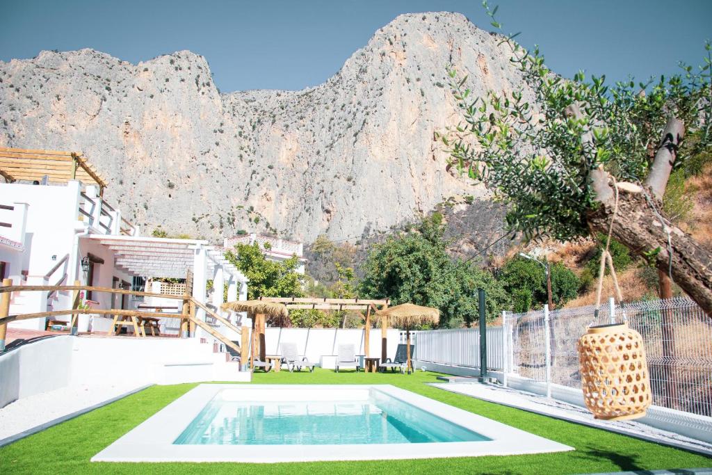 Nespecifikovaný výhled na hory nebo výhled na hory při pohledu z prázdninového domu