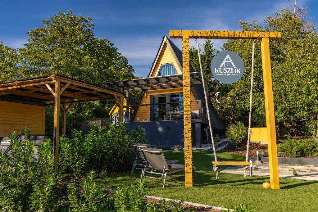 Κήπος έξω από το Kuszlik