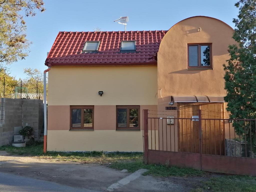 Budova, kde se ubytování v soukromí nachází