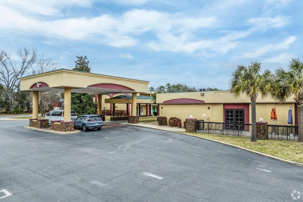 Το κτήριο όπου στεγάζεται  το ξενοδοχείο