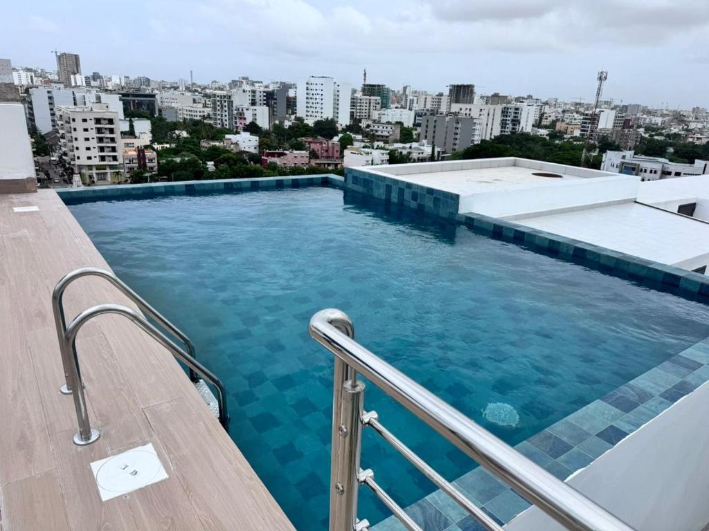 F3 2 Chambres Piscine Residence Point E