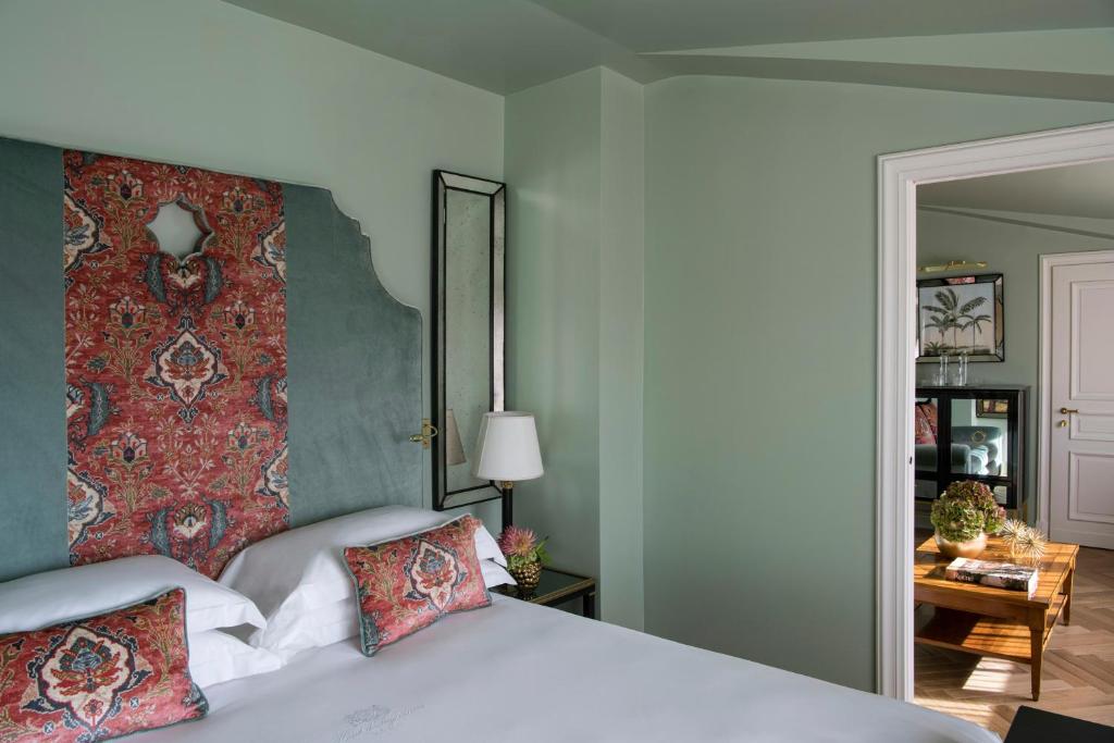 
"Eternal Iconic" Suite 
