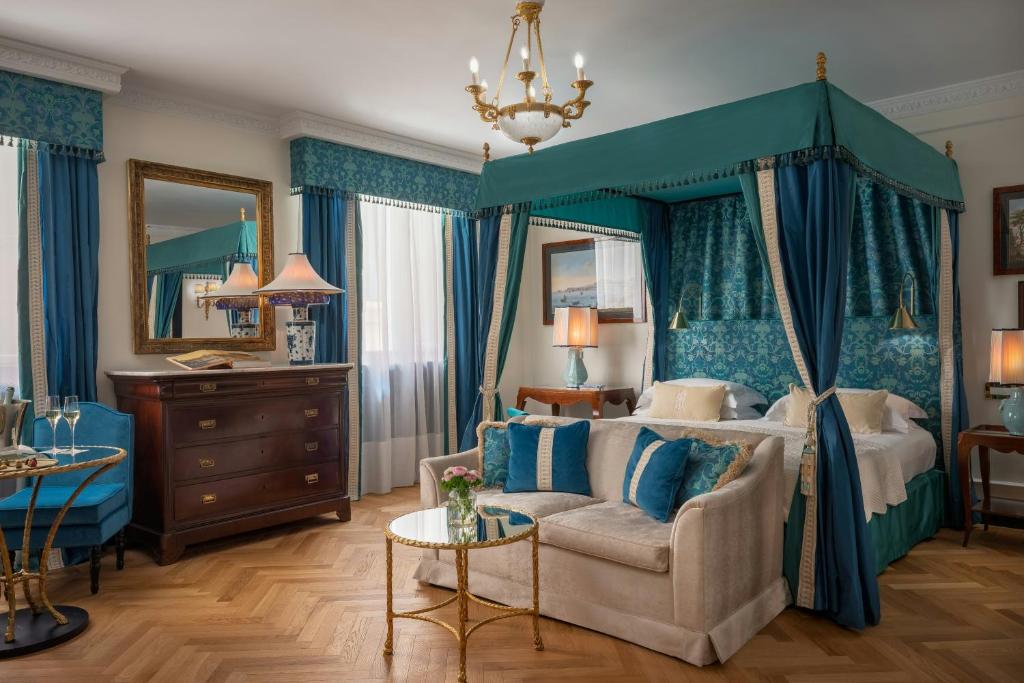 Posezení v ubytování Hotel d’Inghilterra Roma – Starhotels Collezione