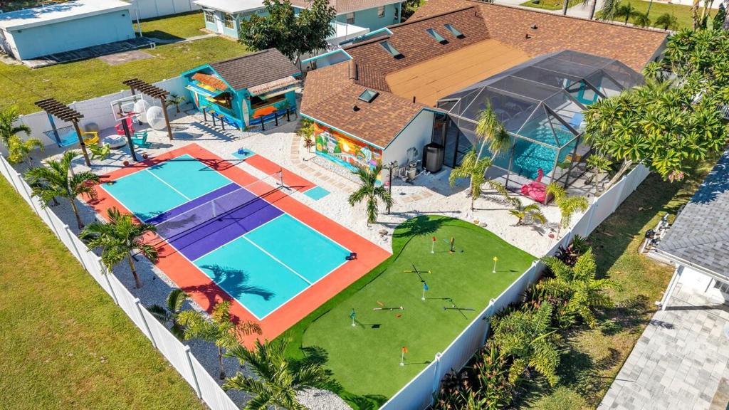 Πισίνα στο ή κοντά στο PLAY PAD at Bradenton with Pool, Pickleball, Putt, Tiki Bar and IMG!