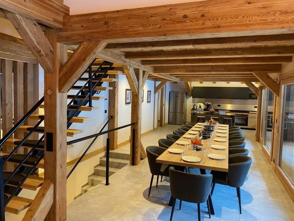 Chalet spacieux à Châtel - 15 pers, 8 salles de bains, balcon sud