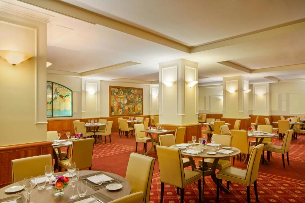 Starhotels Business Palace photo