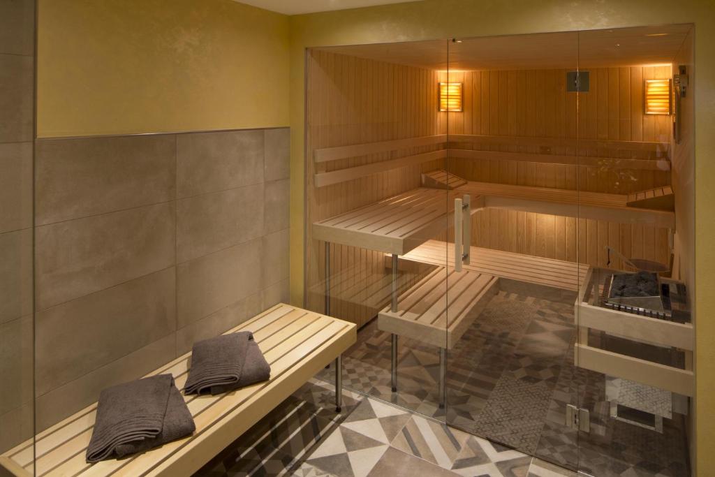 Boutique Hotel Albergo Brione - Resim 44