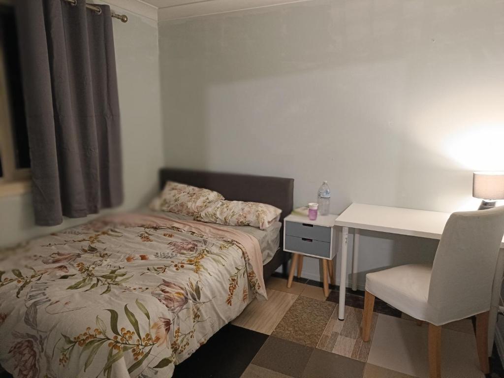 Ένα ή περισσότερα κρεβάτια σε δωμάτιο στο Budget Queen Room - 492