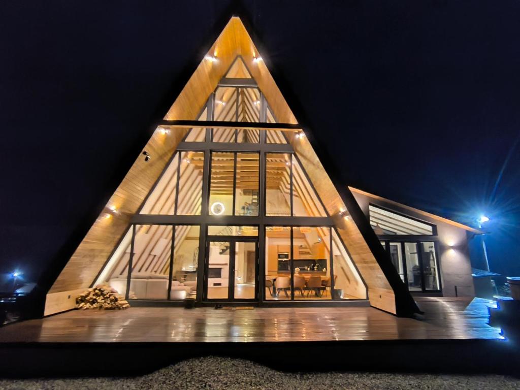 Budova, kde se chata nachází