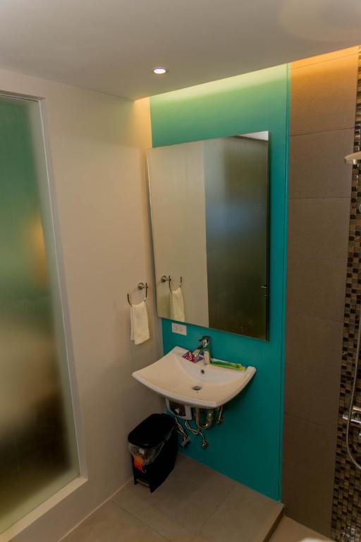 Karancho Beach House - Deluxe Triple Room