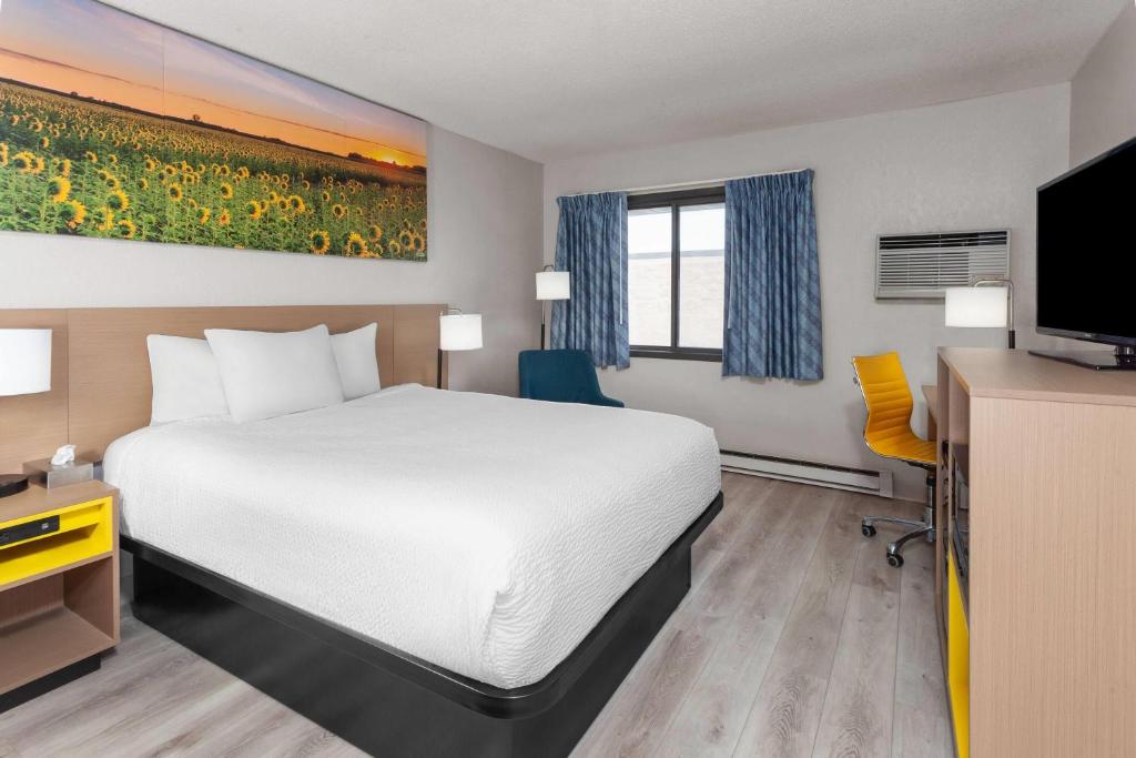Days Inn by Wyndham Mason City - Habitación Con Cama Grande - No Fumadores