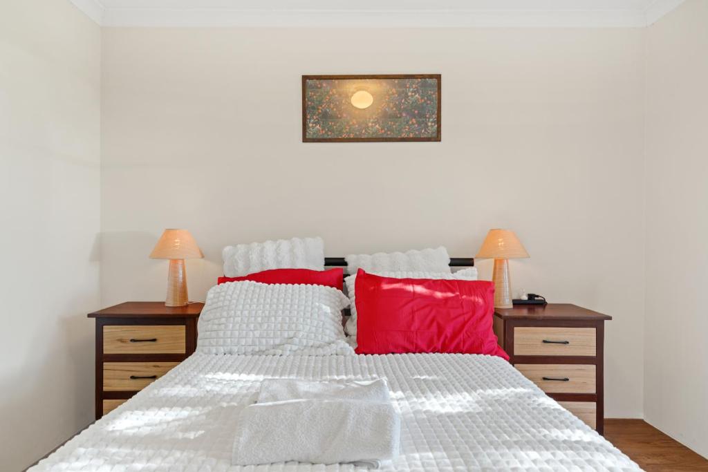 Ένα ή περισσότερα κρεβάτια σε δωμάτιο στο Rooms Jandakot