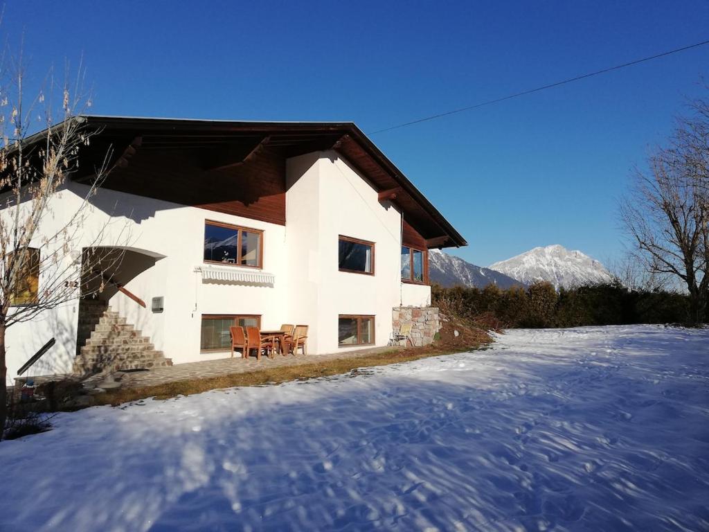 Το κτήριο όπου στεγάζεται  η παραθεριστική κατοικία