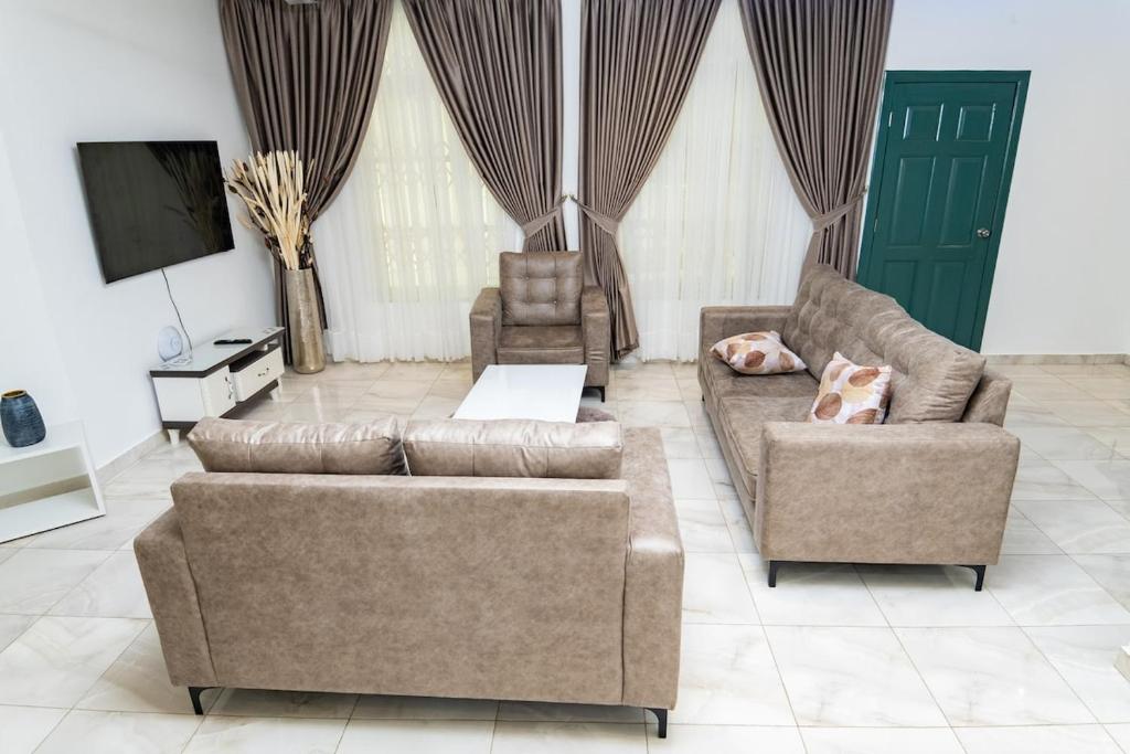 Χώρος καθιστικού στο Hidden Gem in Tema 25