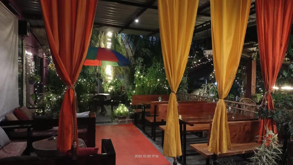 Posezení v ubytování The Bohemian DeLuxe Homestay