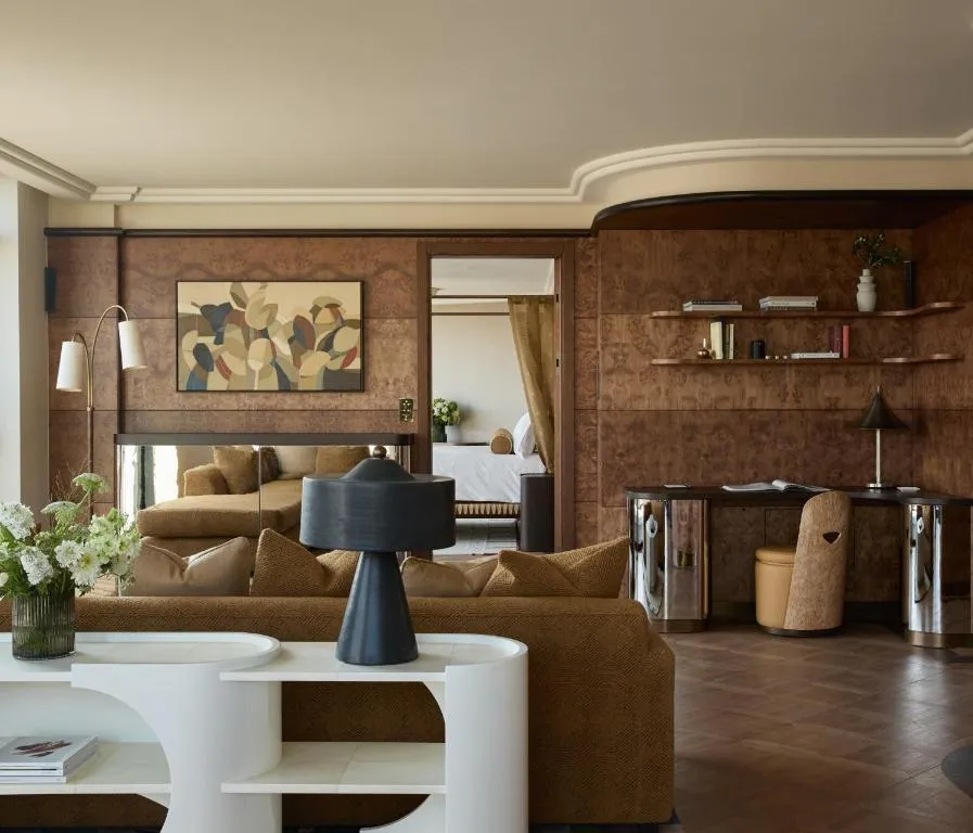 Penthouse Suite