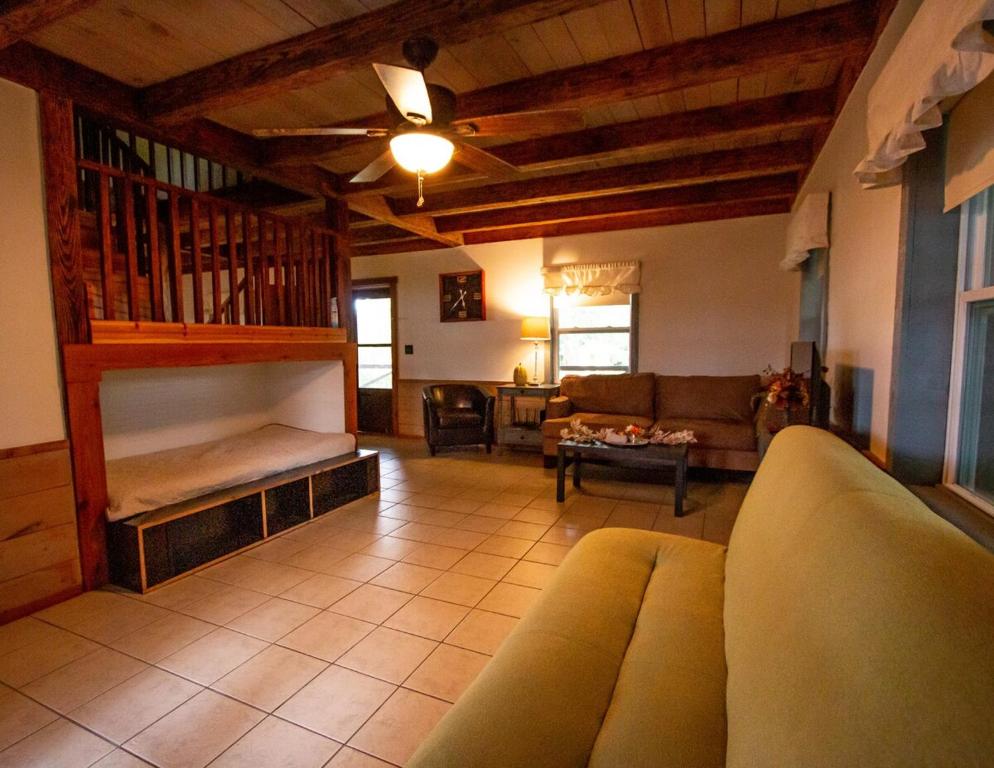 Afbeelding uit fotogalerij van Fishing Lodge Retreat in Welaka