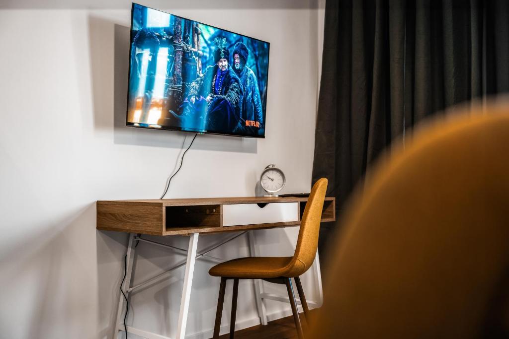 Majestic Square View Residence - 6